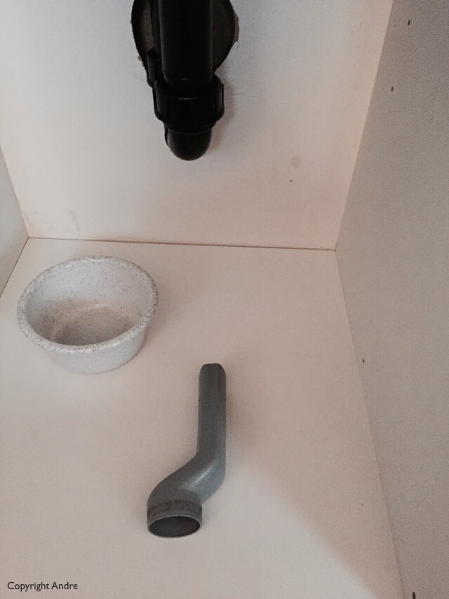 What is that thing under the sink?
