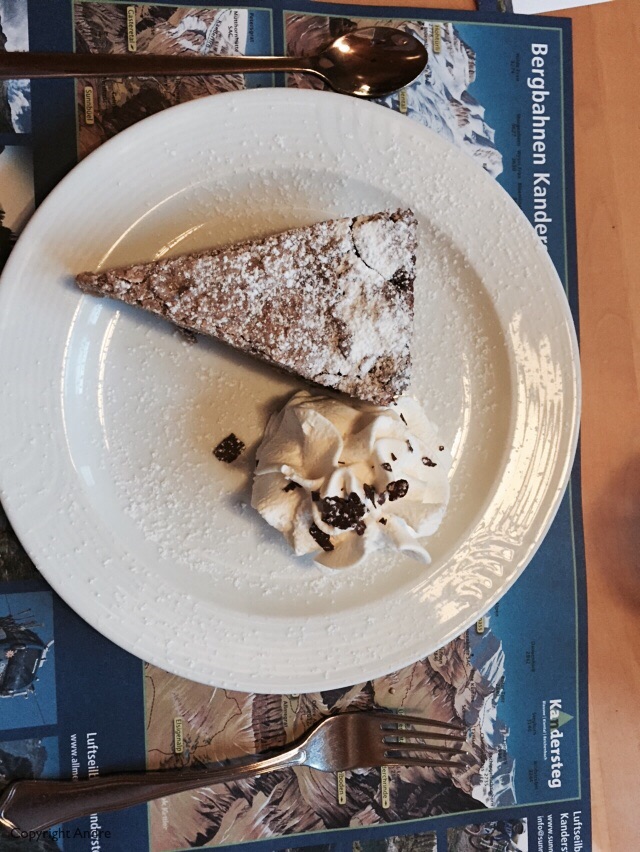 Apfelkuchen for desert.